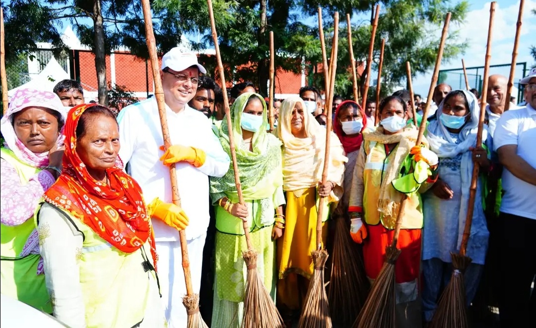सीएम पुष्कर सिंह धामी ने स्वच्छता ही सेवा कार्यक्रम की शुरुवात की